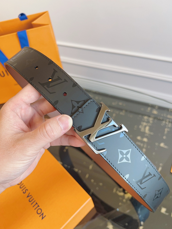 ルイヴィトンベルト正面デザイン